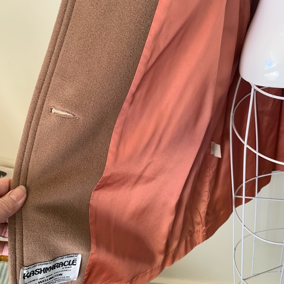 Vintage Coat - Picture 4 of 10